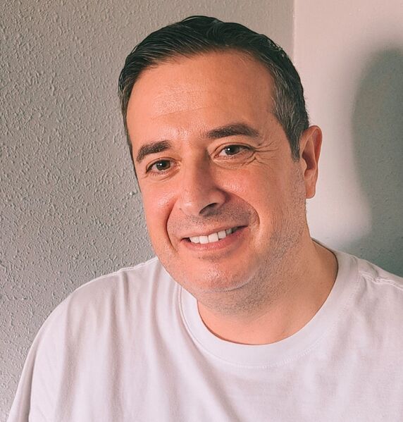 File:Foto Juan Gil.jpg